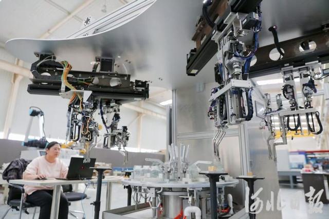 新闻纵深·县域特色产业新力量丨借力京津，机器人产业双链融合