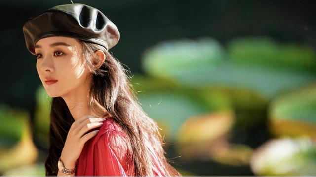 世上渣女千千万，最怕赵丽颖这种，离婚4年，才发现冯绍峰是赢家