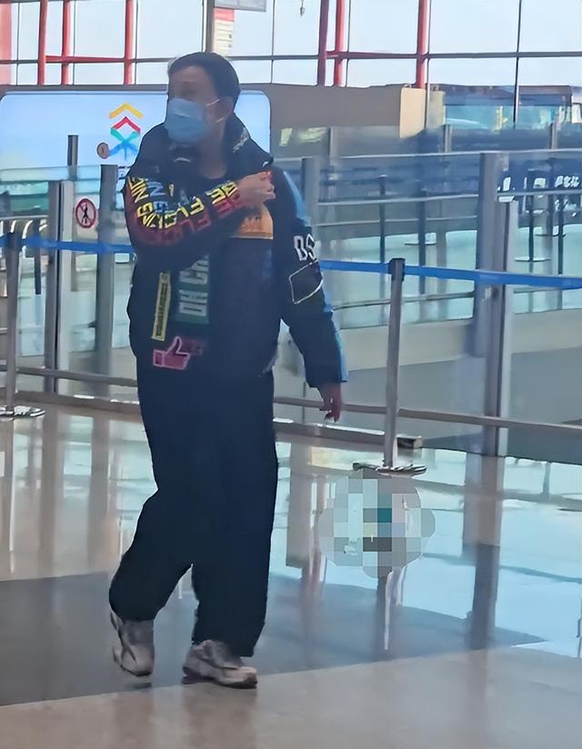 钱再多有什么用？刘晓庆意外摔倒、分不清人，给中老年人提了个醒