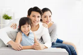 到底是老公重要，还是娘家人重要？看完你就明白了图片