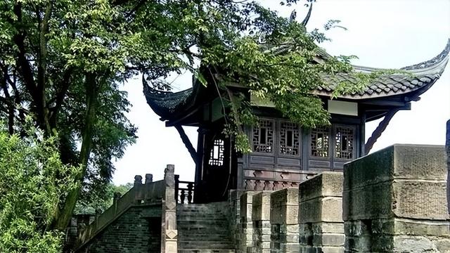 成都平原保存最完整的明代古城墙夜景焕新！