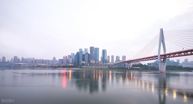 中国最魔幻城市，一座无法复制的城市，有着太多让人留恋的风景