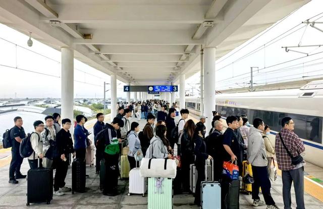 限时福利！坐火车来这里，5A级景区免费游！