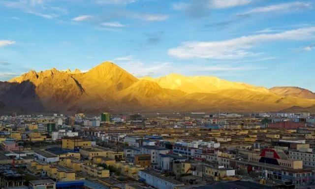 中国为何耗费30年时间，在距印度不足百公里的无人区建一座城市？