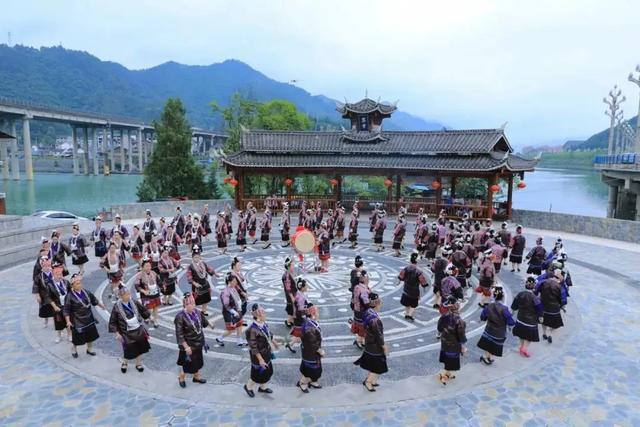 乡游黔中 · 剑河县 太拥镇丨秋染八万山，林海叠彩入画来