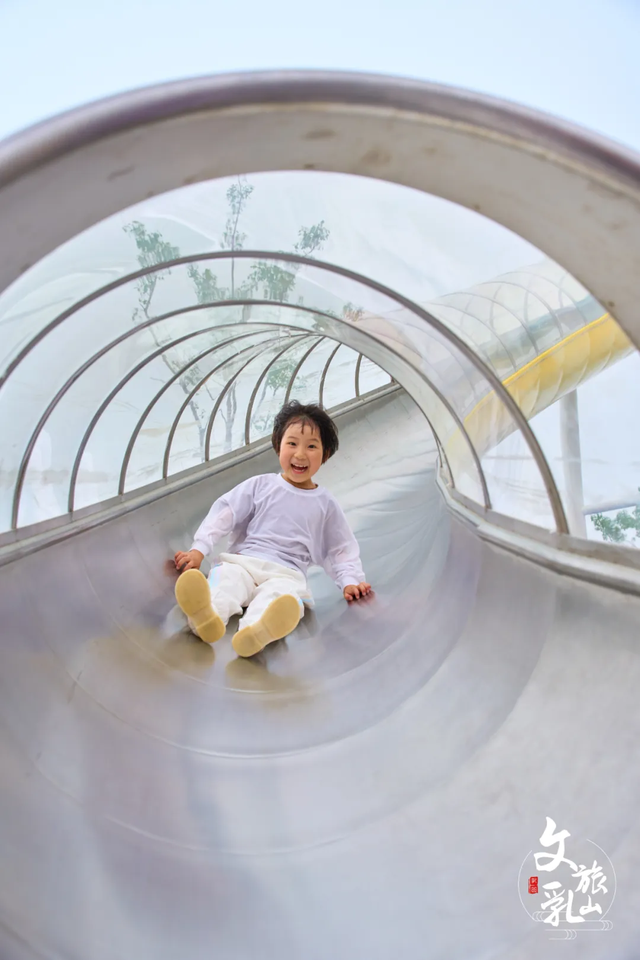 「冬游乳山」在大学里对话世界，在烟火中拥抱海风