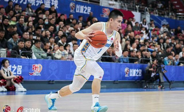 北京首钢大胜天津男篮，翟晓川21+7，陈盈骏回归，三国手观战！