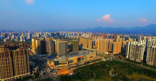 华东面积最大的地级市，相当于6个南京，3个青岛，不是杭州、合肥