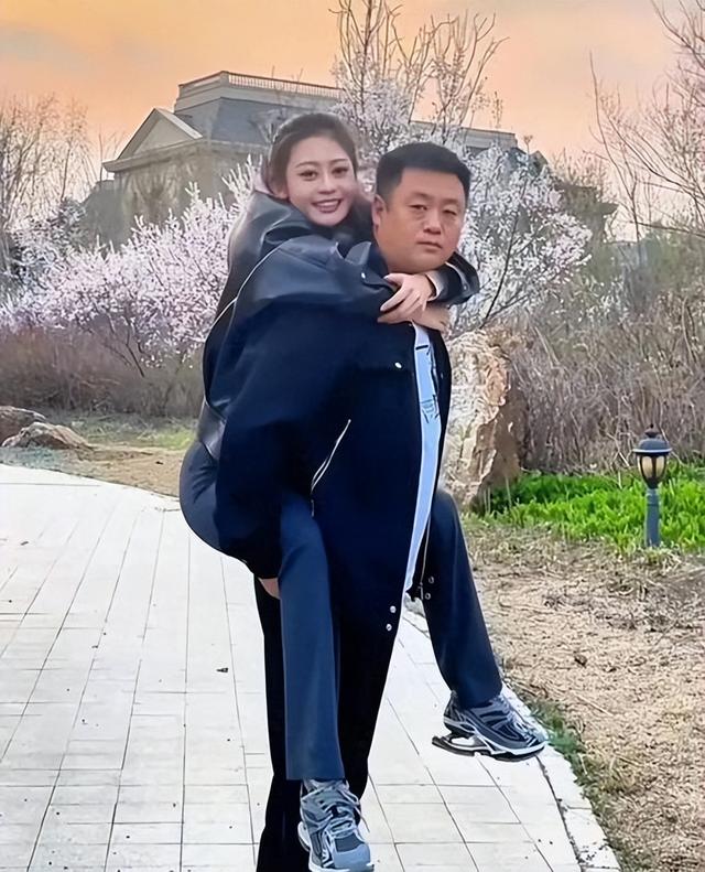 赵本山没想到，爱徒宋晓峰因为女儿闺蜜的爆料	，体面被撕得粉碎！