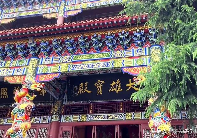 成都彭州被冷落的寺庙，殿宇壮观恢宏，位置堪称上乘，不要门票！