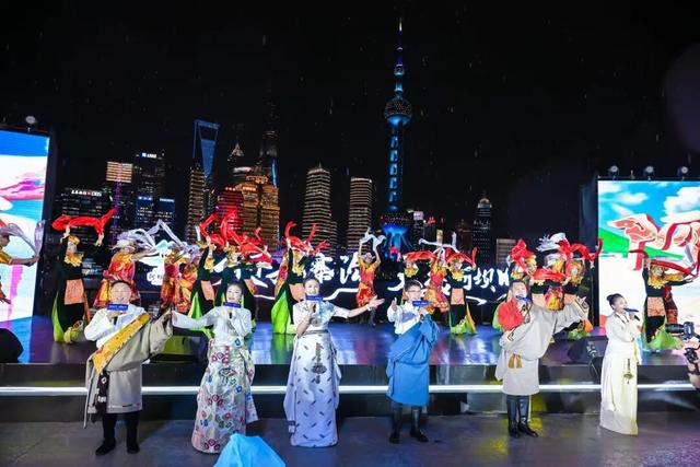 “天下九寨沟 大美阿坝州”全国行上海站启幕 携程之夜点亮北外滩