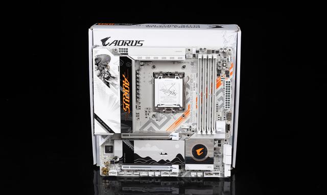 银白顶配，98X3D+技嘉B850M雕妹+索泰RTX 5080+6400C28 96GB装机