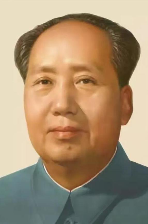天安门为何不悬挂毛主席的照片，而是挂画像？主席画像师给出答案