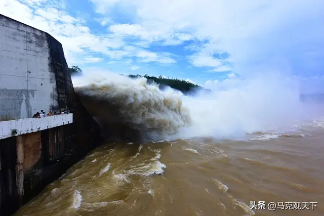 被台风袭击后，越南向中国开闸放水，广西26河预警，防洪形势严峻