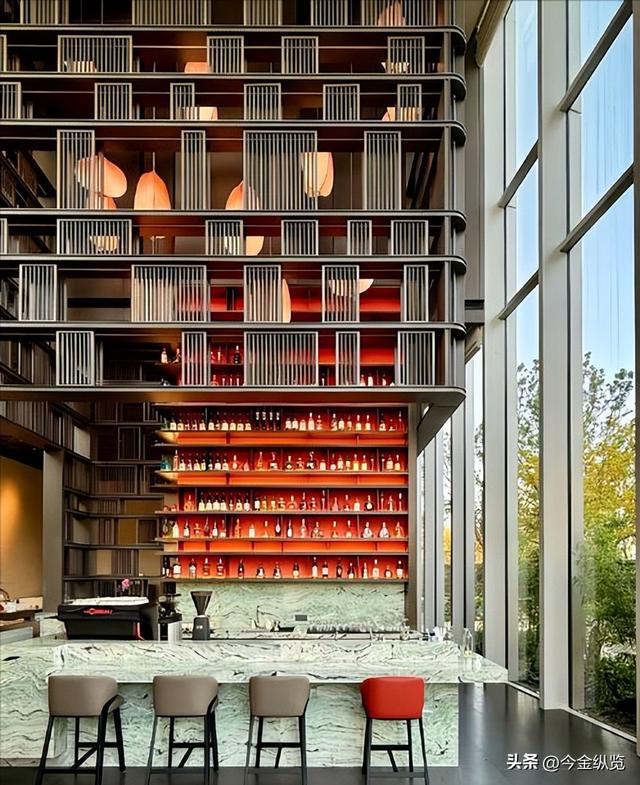 酒店告别老派，中高端品牌狂推新潮	，只为成为年轻人的"白月光"！