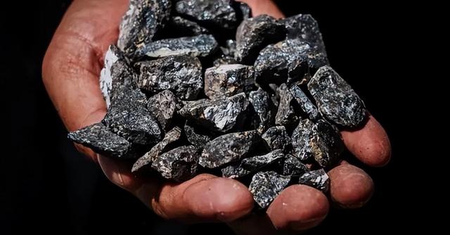 高市早苗对华正式“宣战”！中国两邻居站队日本	，特朗普告示全球