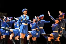 军改中，原七大军区文工团分两步进行改革调整，为何还是撤编退役图片