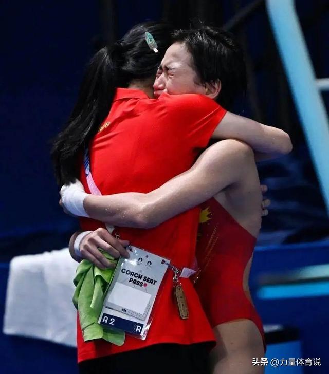 全运会结束后，全红婵低调返乡探亲，没想到还是被拍照围观