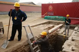 北京故宫考古发掘现场：挖出大量文物，有个令专家最为激动的发现图片