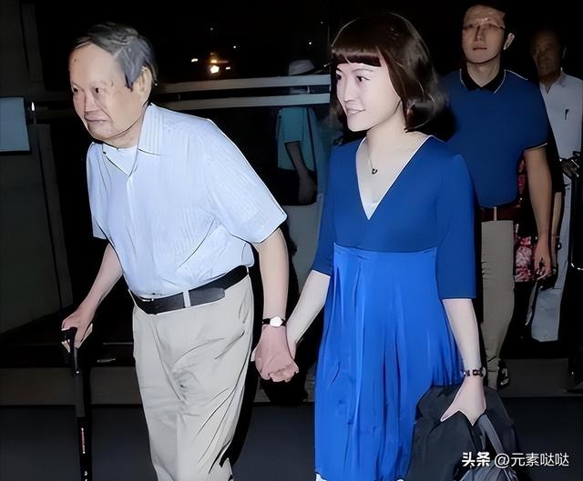 杨振宁走后，翁帆搬离别墅	，带走34箱东西，那是她全部财产