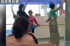 这是中国人的自信。赞“中国大妈”在曼谷机场候机厅的跳广场舞图片