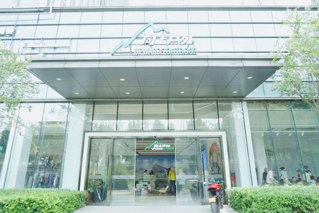 2025武汉跳长江 城市活力新象征 码头文化再传承