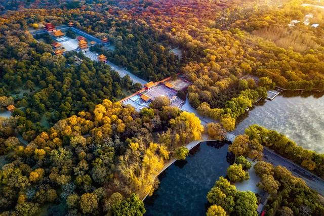 不藏了，美景天成：去辽宁这五处红叶佳景，体验最诗意的北国