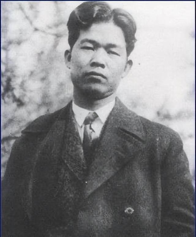 蒋介石曾坦言：世上只有两人能取代我，第一是毛主席，另一人是谁