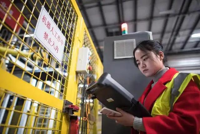 95后满30，资产荒来袭，2026中国经济中年转身？