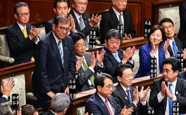 说好败选就辞职，她反悔了！日本首相高市早苗：撤回承诺，不算数