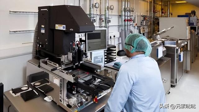 中国还有底牌？比稀土更狠的中国底牌，彻底卡住美科技命门！