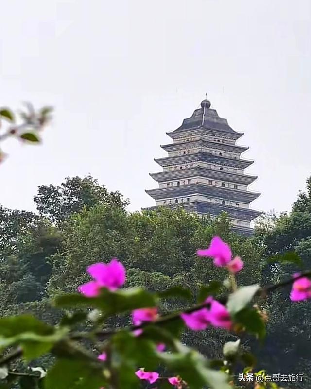 彭州人私藏的精品徒步路线，没有拥挤的人潮，可以吃斋饭！