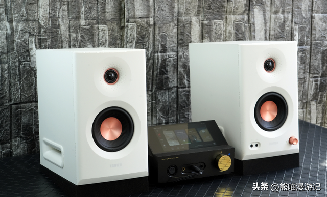 牙膏挤爆！旗舰监听音箱技术下放？漫步者MR5BT桌面2.0有源音响