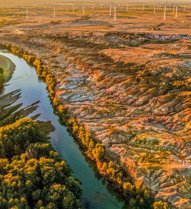 五彩山河 新疆布尔津