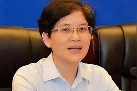 最富法官张佳慧！因打麻将炫富曝光了200亿家产，结局舒服了！图片
