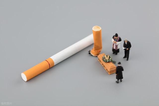 身体这4处疼痛，是胰腺癌对你的最后警告！别再当成腰肌劳损