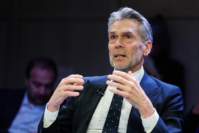 特朗普表态后，荷兰随即行动！对华举措引关注，800亿生意或受影响？