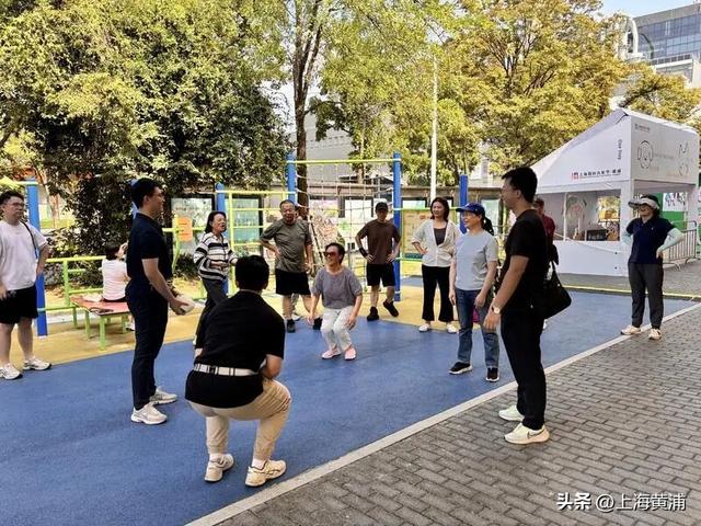 这场红色骑行走“新”更走“心”
