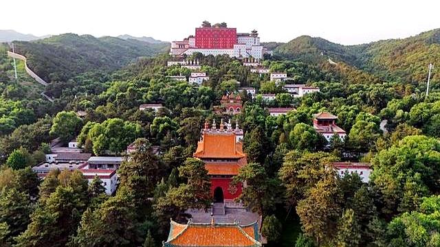 承德又一寺庙火了，超级低调却奢华	，不要门票，公交直达