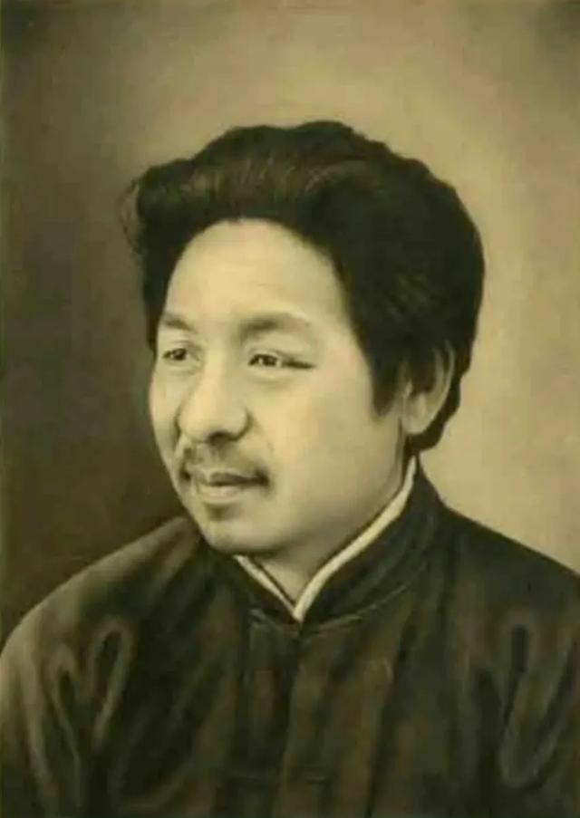 《2025年12月5日傍晚游西安红色回坊之地“莲湖公园”即景留影》