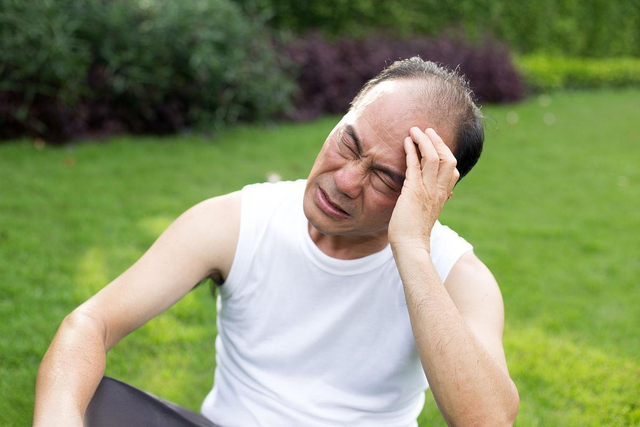 为什么越来越多的老年人，在65岁之后中风？主要原因有4点
