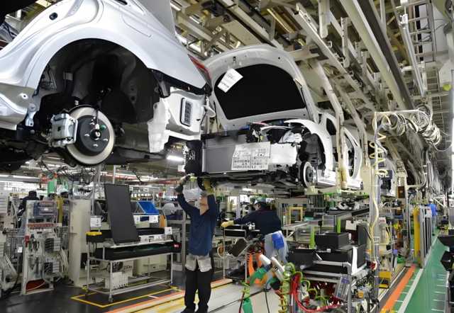 为何中国军力吓不倒日本	，石破茂说得一针见血，还会走老路的