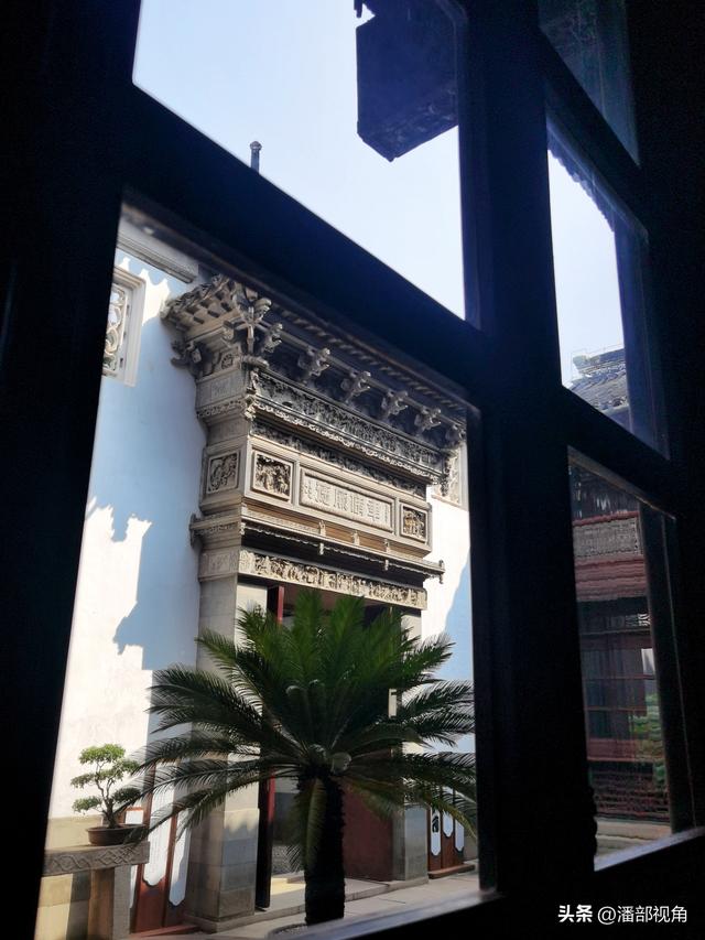 走进苏州东山雕花楼