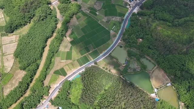 一条路,为什么能带动沿线村庄增收致富?