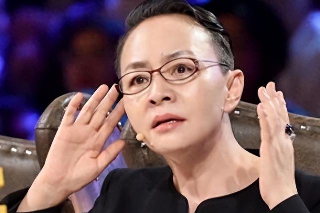 身价过百亿，坐拥北京一条街	，出门私人飞机，京圈内的富婆都有谁