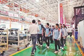 观察动物、了解民俗、职业体验……秋季研学的学生收获了什么？图片