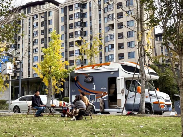 走！晒太阳去！