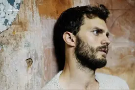 英国男演员詹米.多南令人称道的8部影片，《五十度灰》尺度拉满！图片