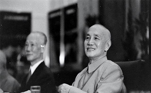 蒋介石晚年曾怒骂：我之所以会失去江山，罪魁祸首就是这两个人！