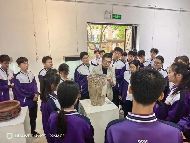 每日近万人!初秋的坊茨小镇成 “顶流”打卡地!